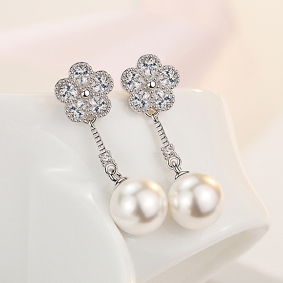 Pierced Pearl Earrings - Picture 3 of 7